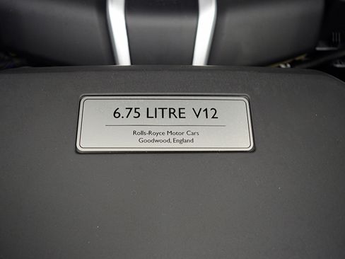 Used 2025 Rolls-Royce Cullinan AWD/4WD image 24