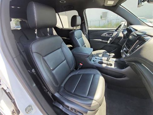 Used 2023 Chevrolet Traverse LT FWD image 26