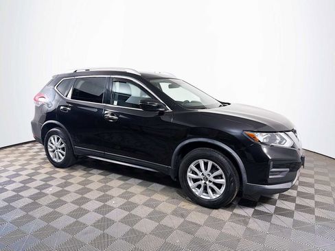 Certified 2019 Nissan Rogue SV image 3