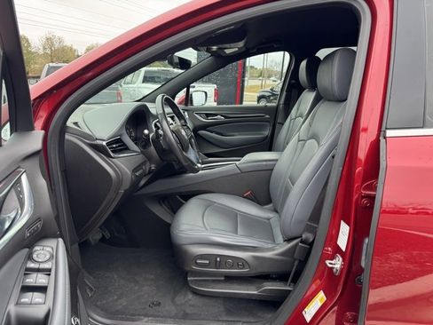 Used 2024 Buick Enclave Premium image 21