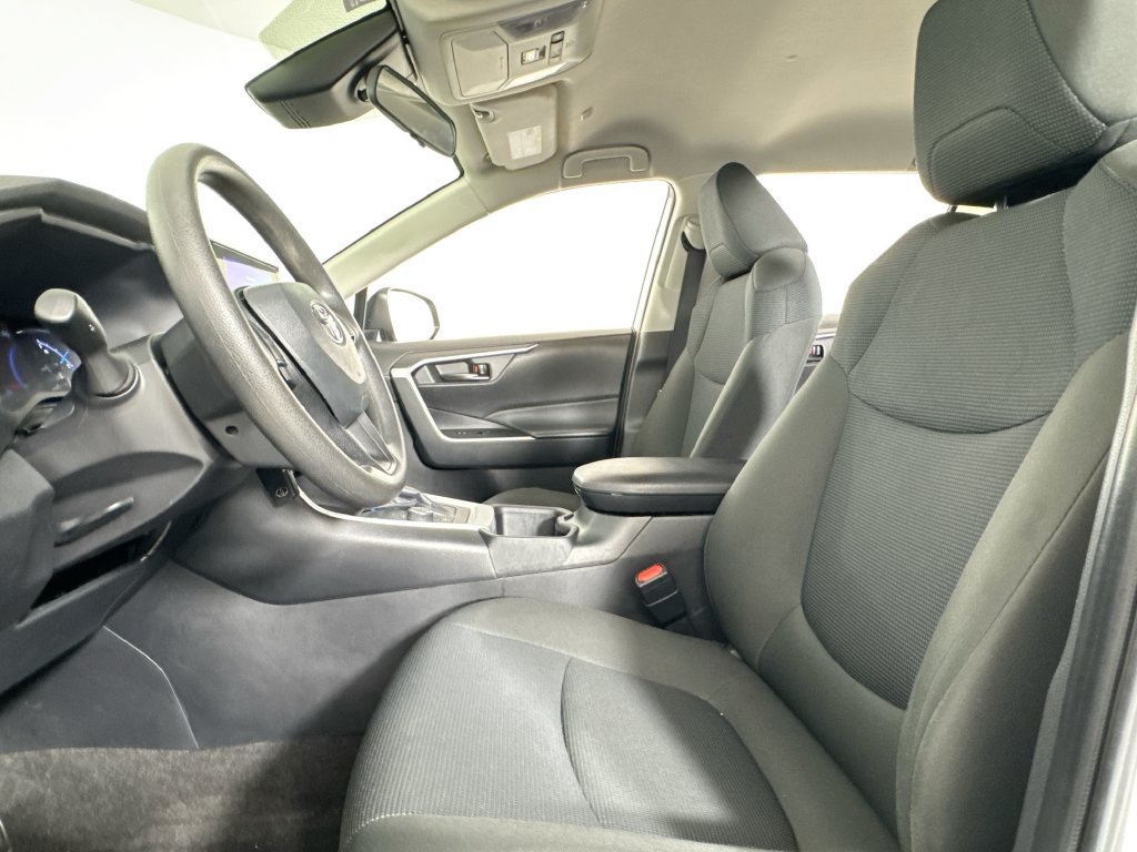 Used 2024 Toyota RAV4 LE AWD/4WD image 11