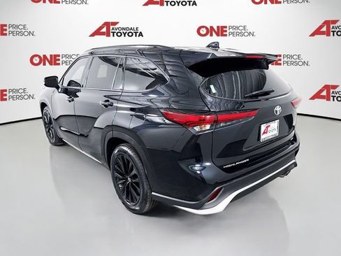 Used 2023 Toyota Highlander XSE FWD image 5