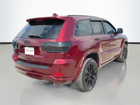 Used 2019 Jeep Grand Cherokee Altitude image 3