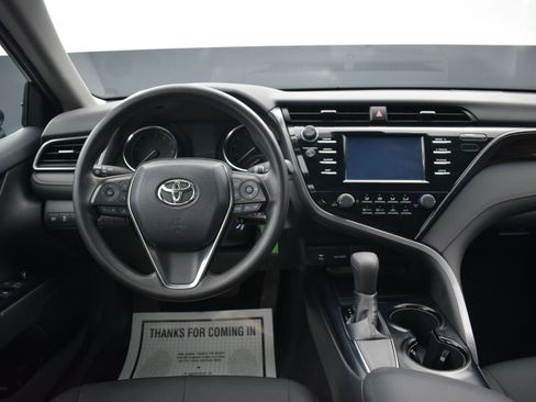 Used 2019 Toyota Camry LE image 14
