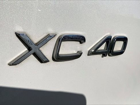 Used 2023 Volvo XC40 B5 Plus w/ Protection Package image 40