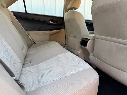 Used 2014 Toyota Camry LE FWD image 16