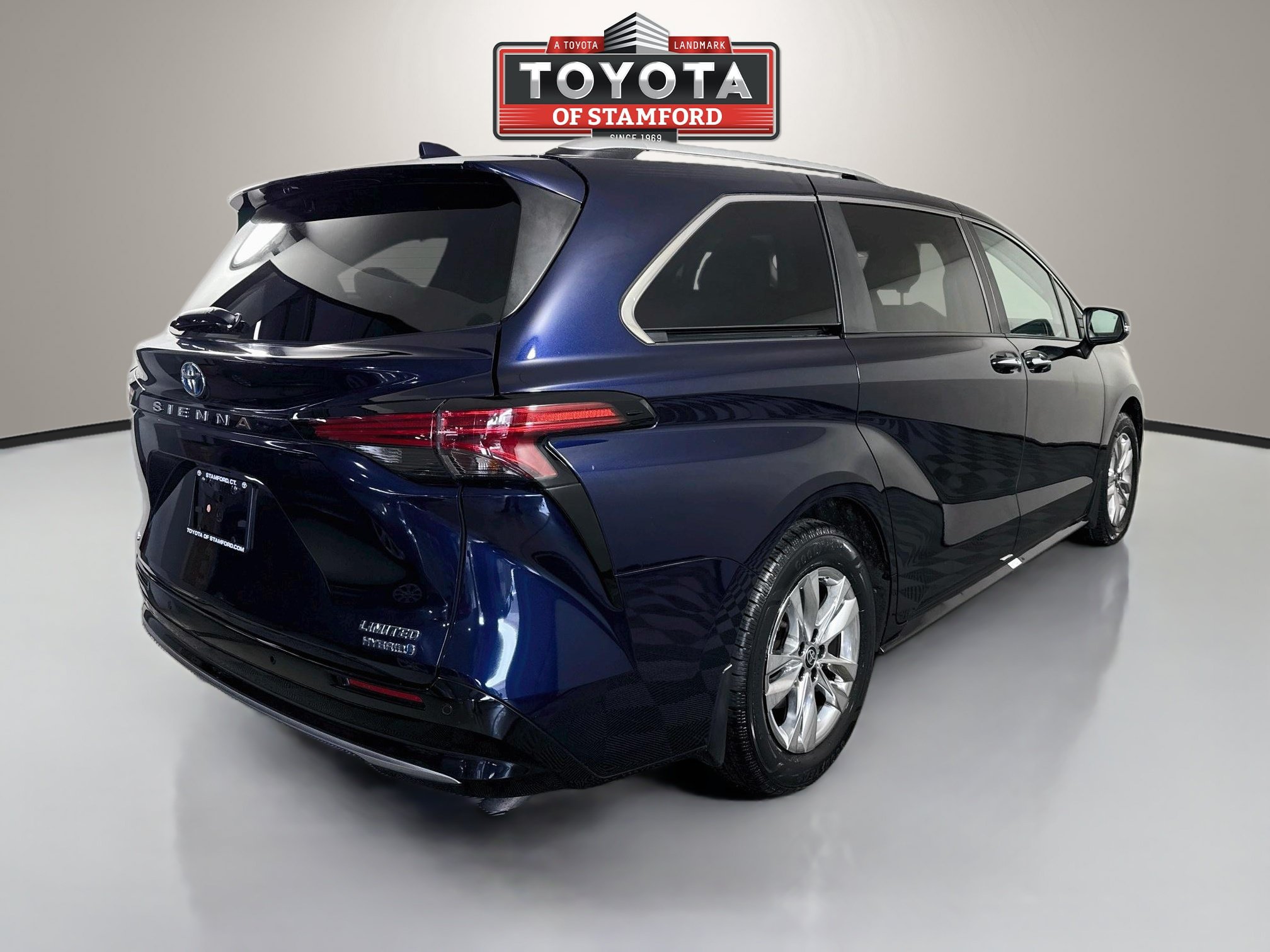 Certified 2024 Toyota Sienna Limited AWD/4WD image 8