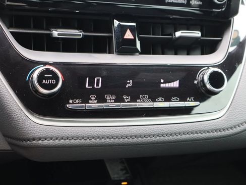 Used 2020 Toyota Corolla XSE FWD image 17