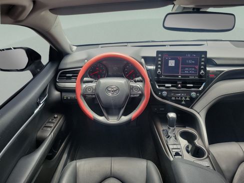 Used 2022 Toyota Camry XSE FWD image 5
