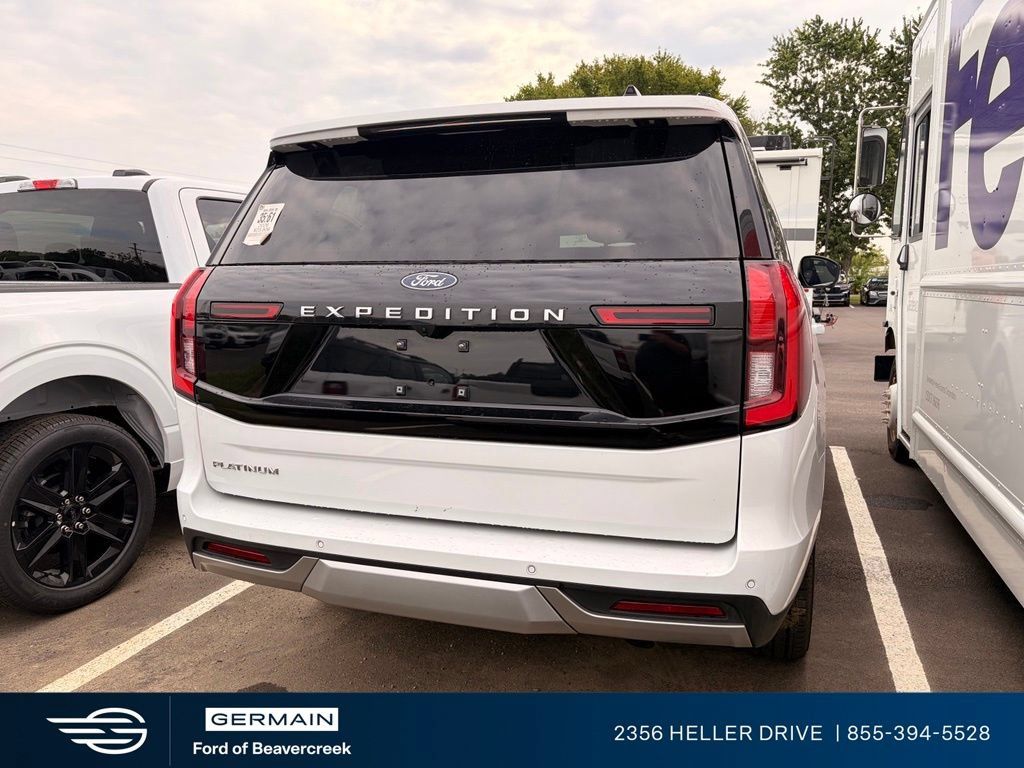Used 2026 Ford Expedition Platinum w/ Driver's Package AWD/4WD image 3