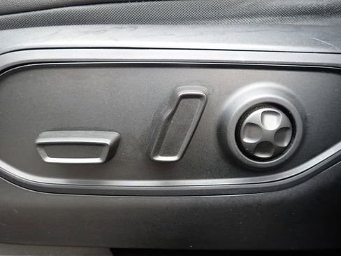 Used 2023 Jeep Grand Cherokee L Limited w/ Black Appearance Package image 20