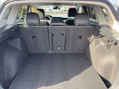 Used 2025 Volkswagen Taos SE image 26