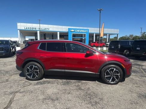 New 2026 Chevrolet Equinox EV LT image 2