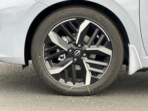 New 2025 Nissan Versa SR w/ Trunk Package image 31