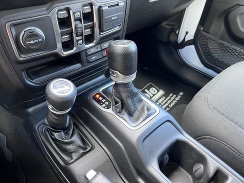 Used 2023 Jeep Wrangler Unlimited Sport AWD/4WD image 24