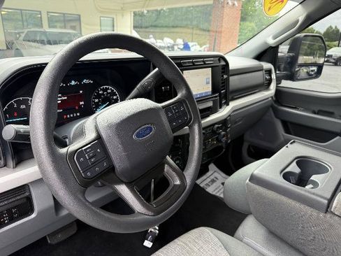 Certified 2023 Ford F350 XLT AWD/4WD image 4