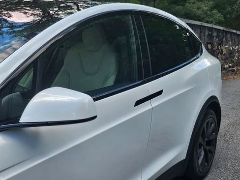 Used 2023 Tesla Model X AWD/4WD image 22