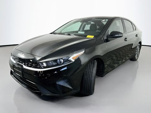 Certified 2024 Kia Forte LXS w/ LXS Technology Package FWD image 3