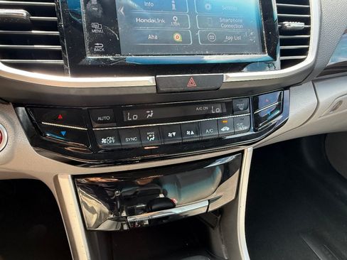 Used 2017 Honda Accord EX-L image 31
