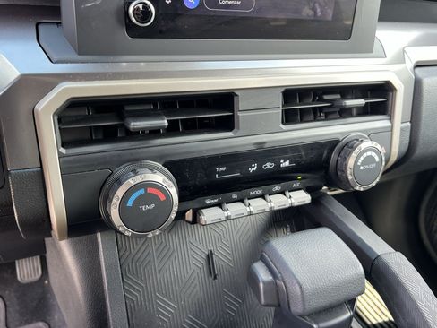 Used 2025 Toyota Tacoma SR5 AWD/4WD image 20