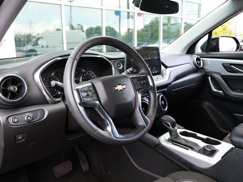 Used 2025 Chevrolet Blazer LT FWD image 26