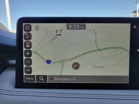 Used 2024 Genesis G70 2.5T image 11