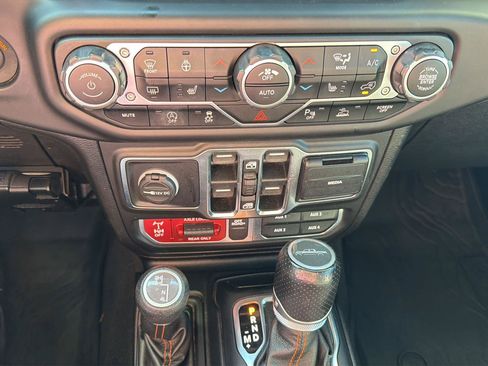Used 2020 Jeep Gladiator Mojave AWD/4WD image 25