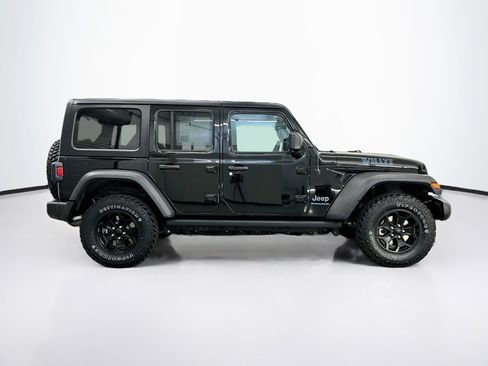 Used 2023 Jeep Wrangler Unlimited w/ 8.4" Radio Group AWD/4WD image 10