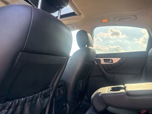 Used 2017 INFINITI QX70 2WD image 34