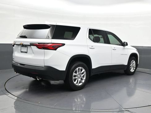 Used 2023 Chevrolet Traverse LS FWD image 5