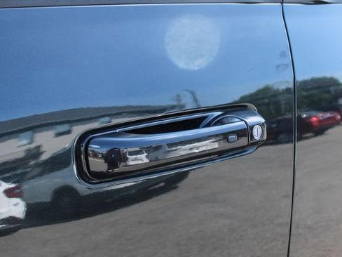 Used 2017 RAM 1500 Rebel w/ Luxury Group AWD/4WD image 8