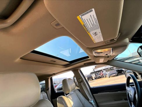 Used 2021 Jeep Grand Cherokee Limited image 14