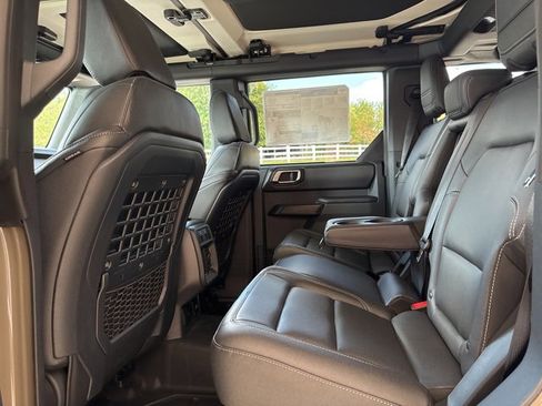 New 2025 Ford Bronco Badlands image 30