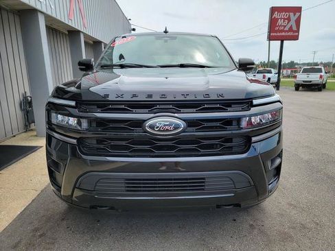 Used 2024 Ford Expedition Limited AWD/4WD image 3