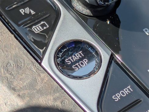 Used 2022 BMW X5 xDrive45e w/ Executive Package image 15