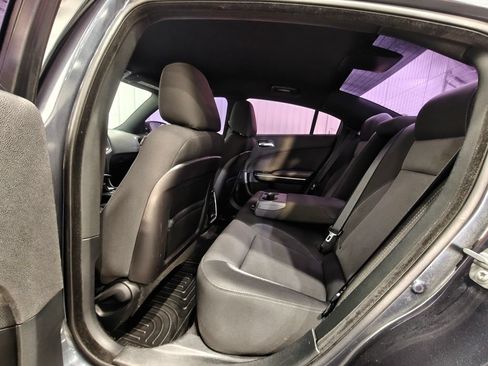 Used 2018 Dodge Charger SXT RWD image 24