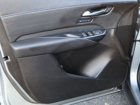Used 2024 Cadillac XT4 Sport w/ Technology Package FWD image 19