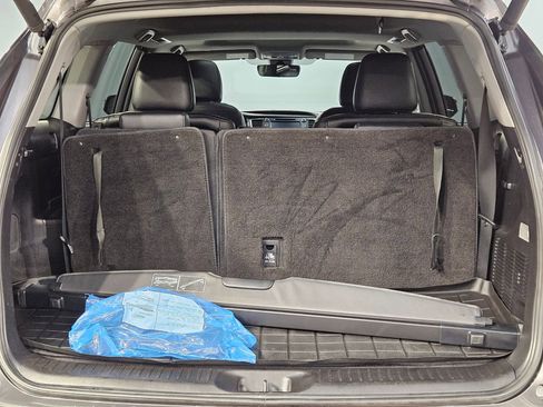 Used 2019 Toyota Highlander XLE FWD image 18