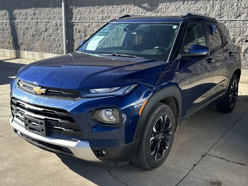 Used 2023 Chevrolet TrailBlazer LT image 2