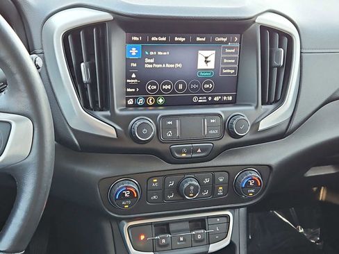 Used 2022 GMC Terrain SLT w/ Tech Package image 28