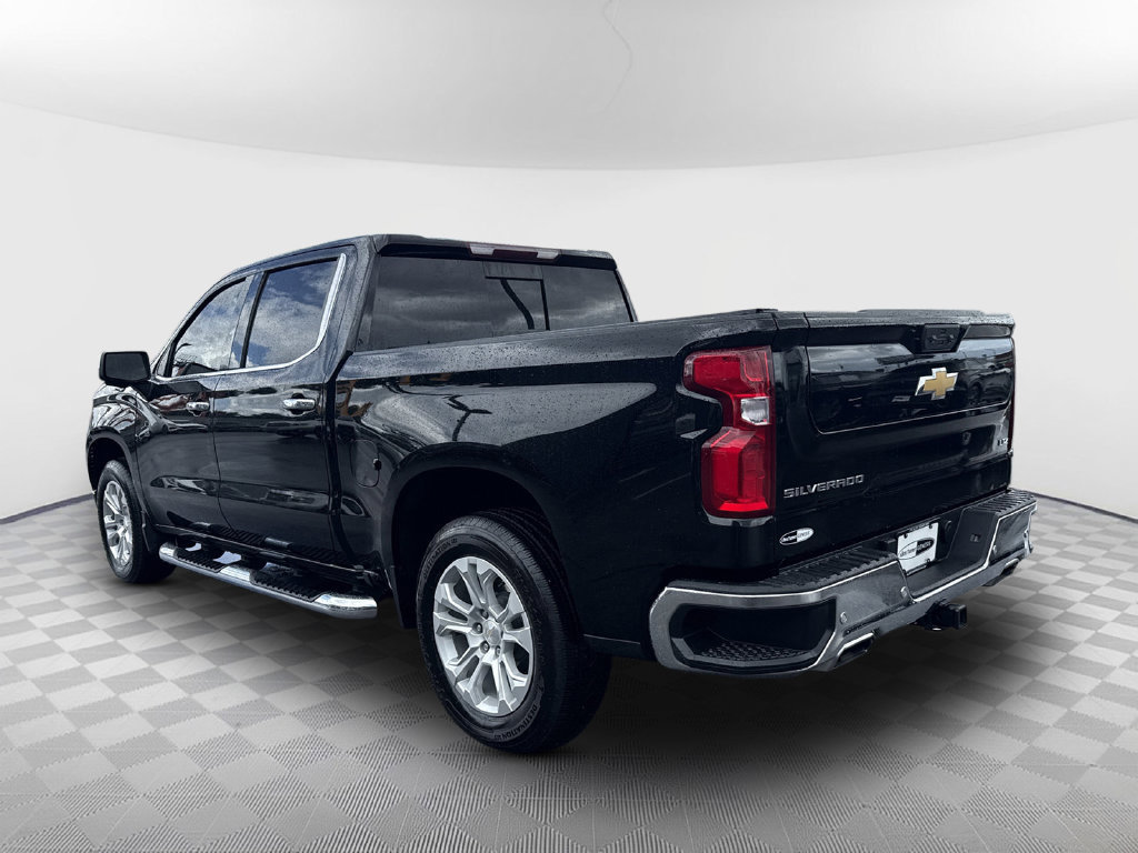 Used 2022 Chevrolet Silverado 1500 LTZ w/ LTZ Premium Package AWD/4WD image 6