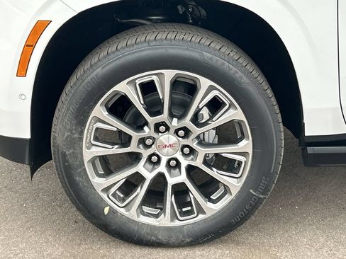 New 2026 GMC Yukon Denali w/ Denali Reserve Package AWD/4WD image 34