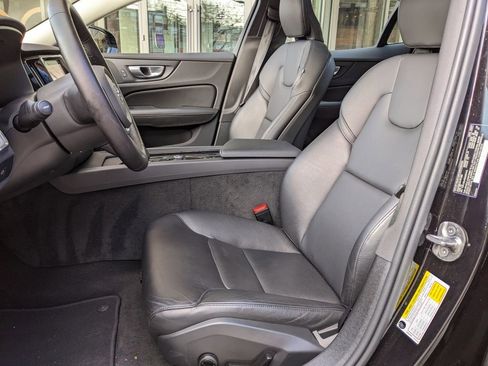 Certified 2025 Volvo S60 B5 Core AWD/4WD image 11