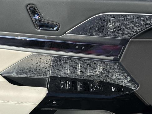 New 2026 BMW 760i xDrive w/ Executive Package AWD/4WD image 18