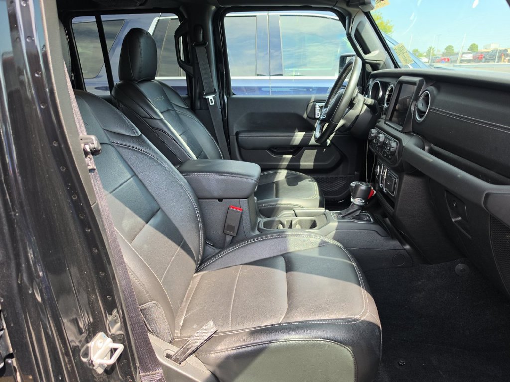 Used 2023 Jeep Wrangler Unlimited Sahara w/ Cold Weather Group AWD/4WD image 5