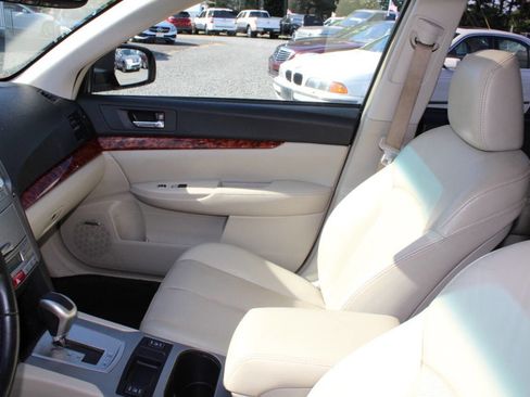Used 2011 Subaru Outback 3.6R Limited w/ PWR Moonroof Pkg image 14