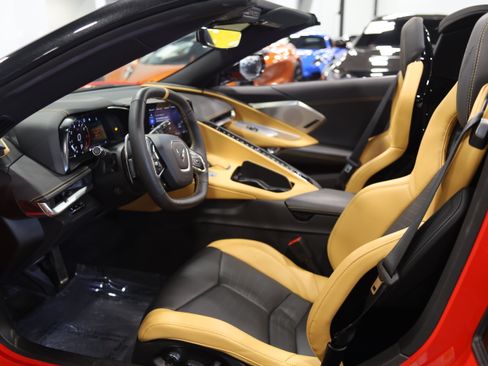 Used 2023 Chevrolet Corvette Stingray Preferred Conv w/ Z51 Performance Package RWD image 12
