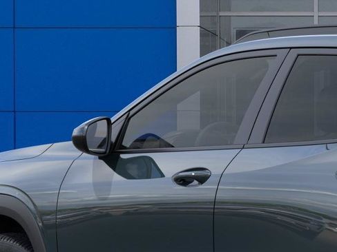 New 2026 Chevrolet Trax LT w/ LT Convenience Package FWD image 12