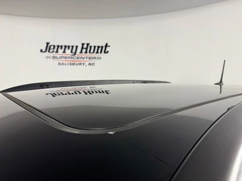 Used 2023 Jeep Compass Limited w/ Elite Group AWD/4WD image 3