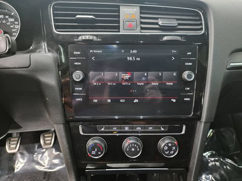Used 2020 Volkswagen GTI SE FWD image 17